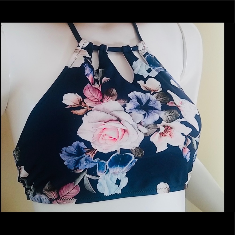 5 🌟rated! Navy floral halter 2 piece - Picture 5 of 11